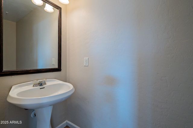 7265 W GARDENIA Avenue, Glendale, AZ 85303