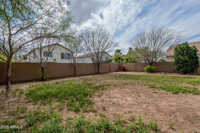 7265 W GARDENIA Avenue, Glendale, AZ 85303