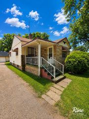 3204 E Hemphill Road, Burton, MI 48529