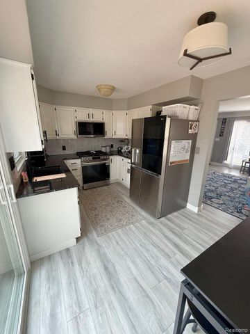 1864 Huron Street, Monroe, MI 48161