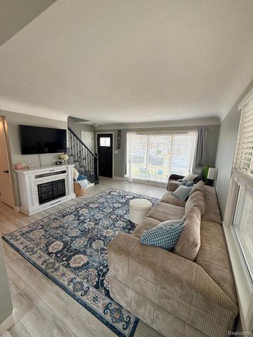1864 Huron Street, Monroe, MI 48161