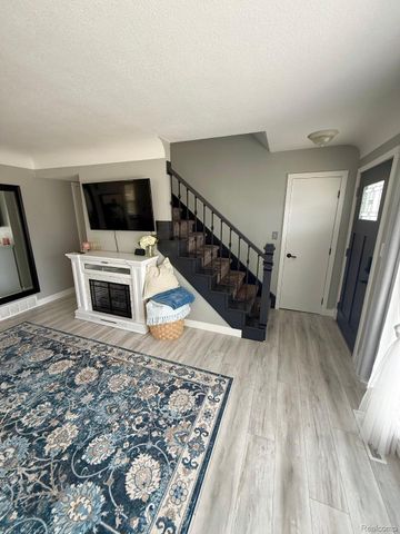 1864 Huron Street, Monroe, MI 48161