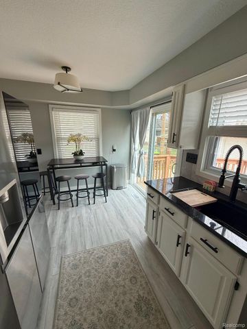 1864 Huron Street, Monroe, MI 48161
