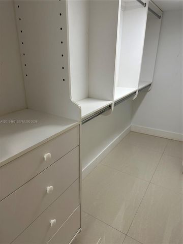 6039 Collins Ave 1221, Miami Beach, FL 33140