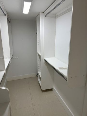 6039 Collins Ave 1221, Miami Beach, FL 33140