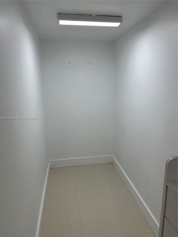 6039 Collins Ave 1221, Miami Beach, FL 33140
