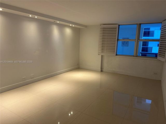 6039 Collins Ave 1221, Miami Beach, FL 33140