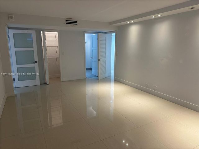 6039 Collins Ave 1221, Miami Beach, FL 33140