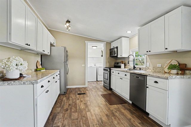 12057 M-40, Gobles, MI 49055