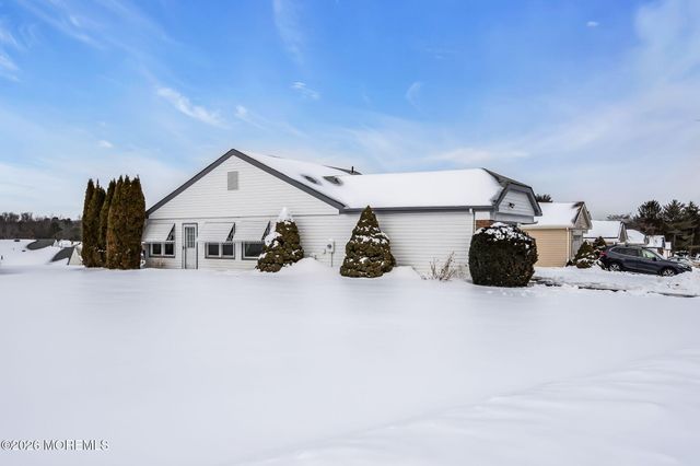 26 Maidstone Way, Manchester, NJ 08759