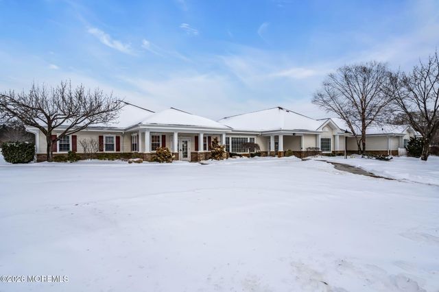 26 Maidstone Way, Manchester, NJ 08759