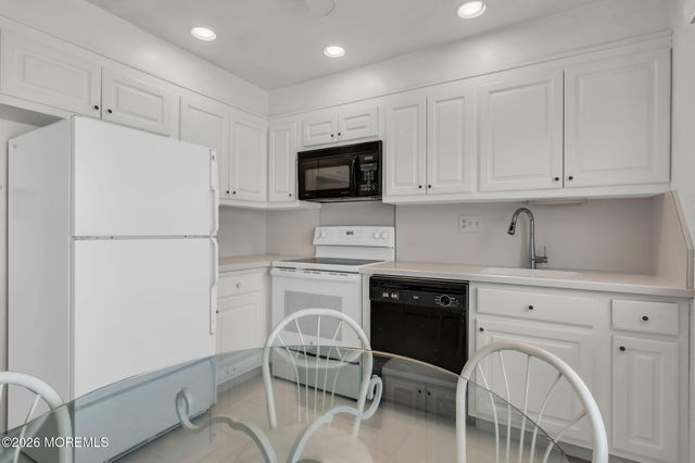 26 Maidstone Way, Manchester, NJ 08759