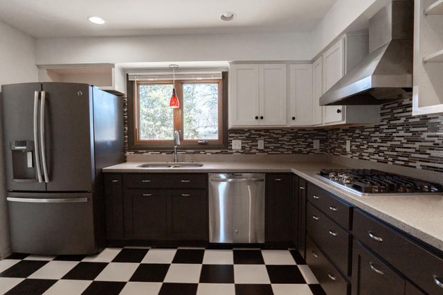 7740 Arlington Avenue North, Brooklyn Park, MN 55443