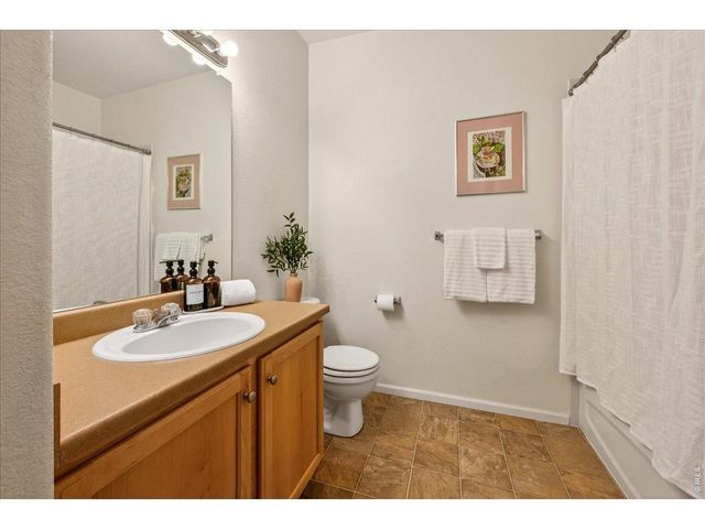 18767 E Yale Cir B, Aurora, CO 80013