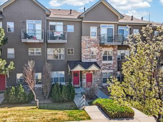 18767 E Yale Cir B, Aurora, CO 80013