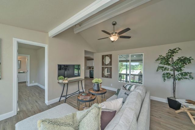 7045 Mount Vernon Rd, Auburn, CA 95603