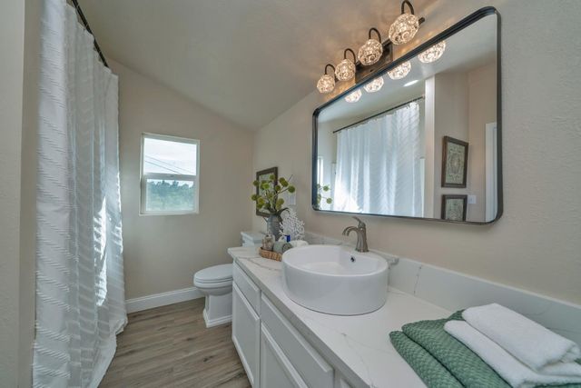 7045 Mount Vernon Rd, Auburn, CA 95603