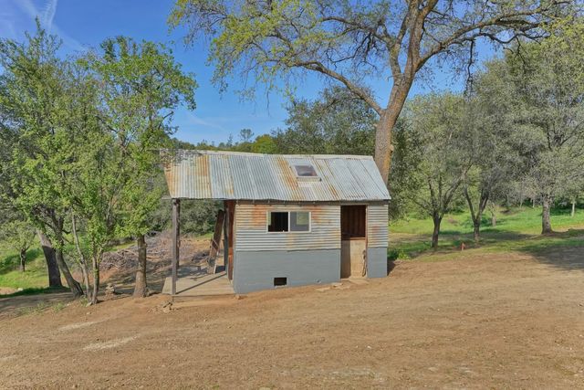 7045 Mount Vernon Rd, Auburn, CA 95603