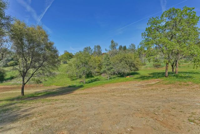 7045 Mount Vernon Rd, Auburn, CA 95603