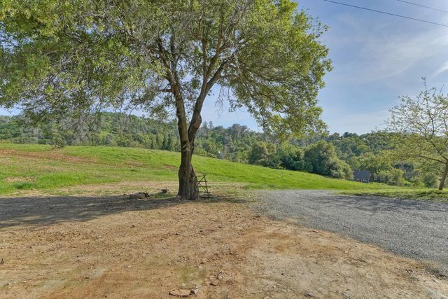 7045 Mount Vernon Rd, Auburn, CA 95603