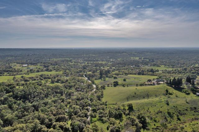 7045 Mount Vernon Rd, Auburn, CA 95603