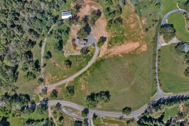 7045 Mount Vernon Rd, Auburn, CA 95603