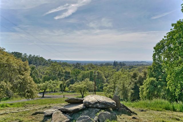 7045 Mount Vernon Rd, Auburn, CA 95603