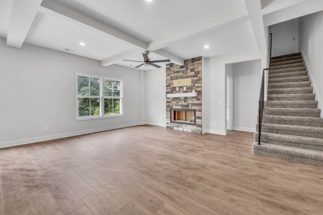 163 Leitrim Dr, Clarksville, TN 37042