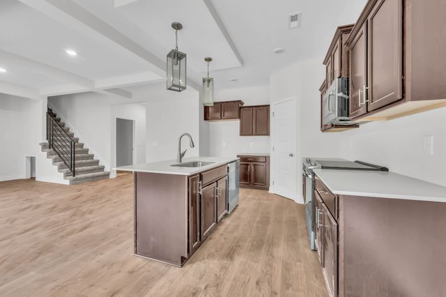 163 Leitrim Dr, Clarksville, TN 37042