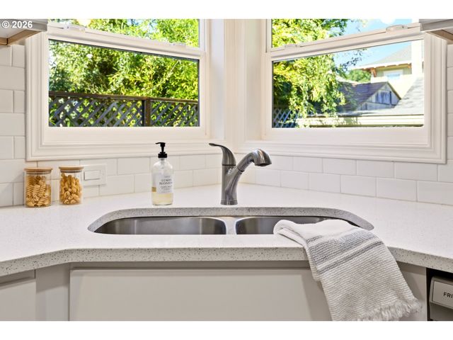 6354 N WILLIAMS Ave, Portland, OR 97217