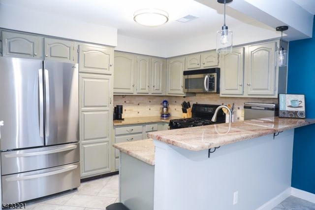 332 Greenbriar-Unit 8 8, Union Twp., NJ 07083