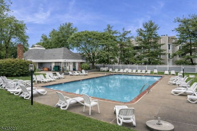 332 Greenbriar-Unit 8 8, Union Twp., NJ 07083