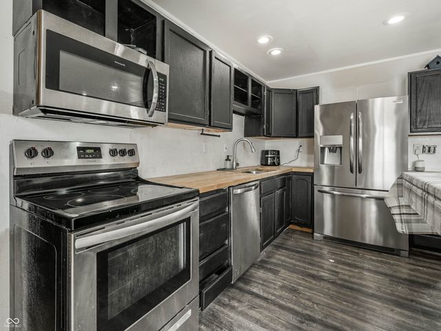 617 Nelson Drive, Mooresville, IN 46158