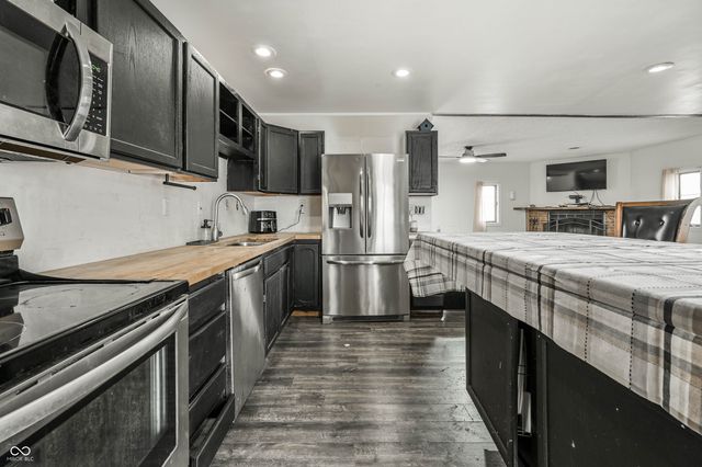 617 Nelson Drive, Mooresville, IN 46158