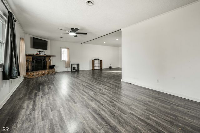 617 Nelson Drive, Mooresville, IN 46158