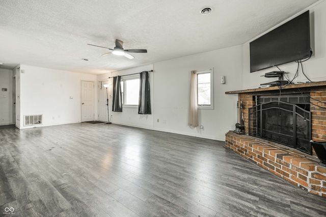 617 Nelson Drive, Mooresville, IN 46158