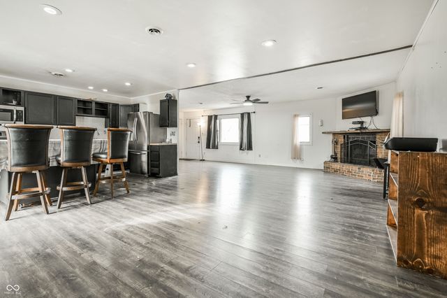 617 Nelson Drive, Mooresville, IN 46158