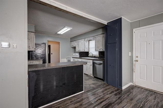 1007 Overland Court, Shawnee, OK 74801