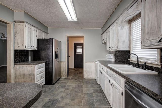 1007 Overland Court, Shawnee, OK 74801