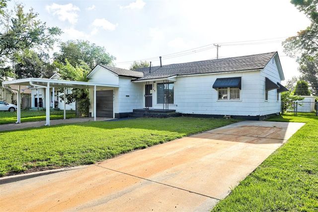 1007 Overland Court, Shawnee, OK 74801