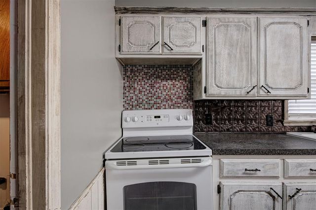 1007 Overland Court, Shawnee, OK 74801