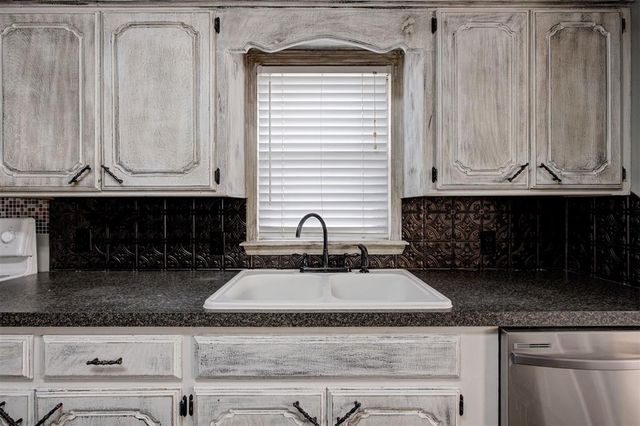 1007 Overland Court, Shawnee, OK 74801