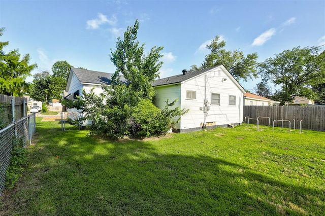 1007 Overland Court, Shawnee, OK 74801