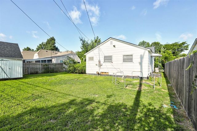 1007 Overland Court, Shawnee, OK 74801
