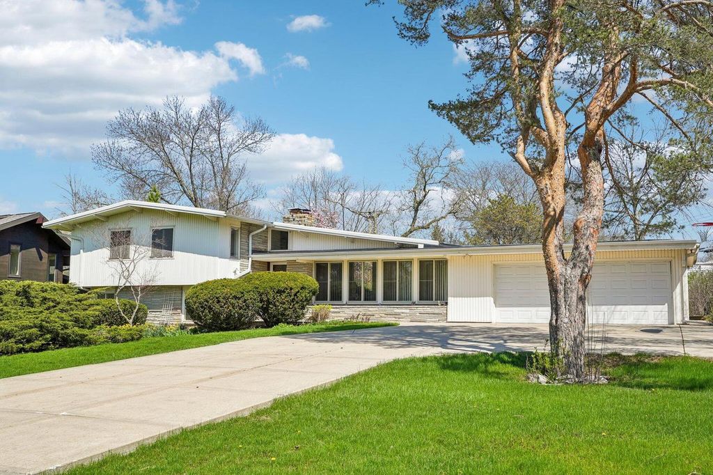1136 Brown Deer ROAD, Milwaukee, WI 53217