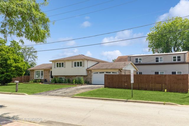8300 S 79th Court, Justice, IL 60458