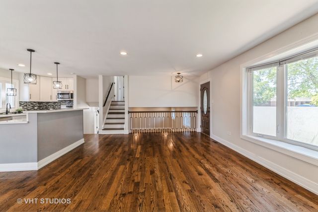 8300 S 79th Court, Justice, IL 60458