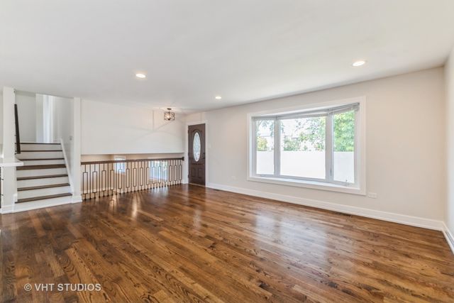 8300 S 79th Court, Justice, IL 60458