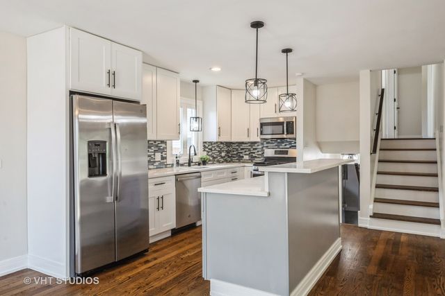 8300 S 79th Court, Justice, IL 60458