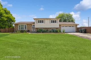 8300 S 79th Court, Justice, IL 60458